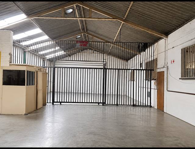 M² BUILDING TO LET IN BOOYSENS